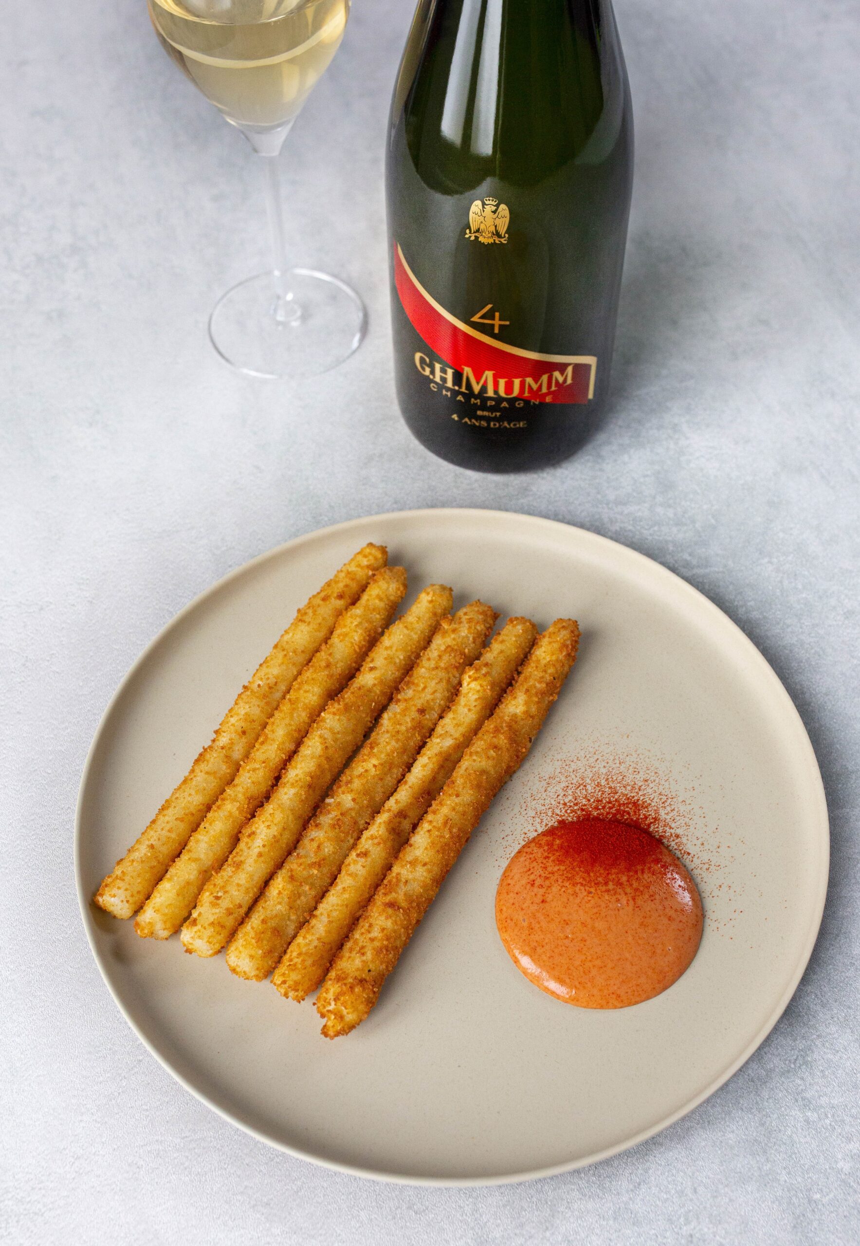 Crispy asparagus & sabayon sauce G.H.Mumm