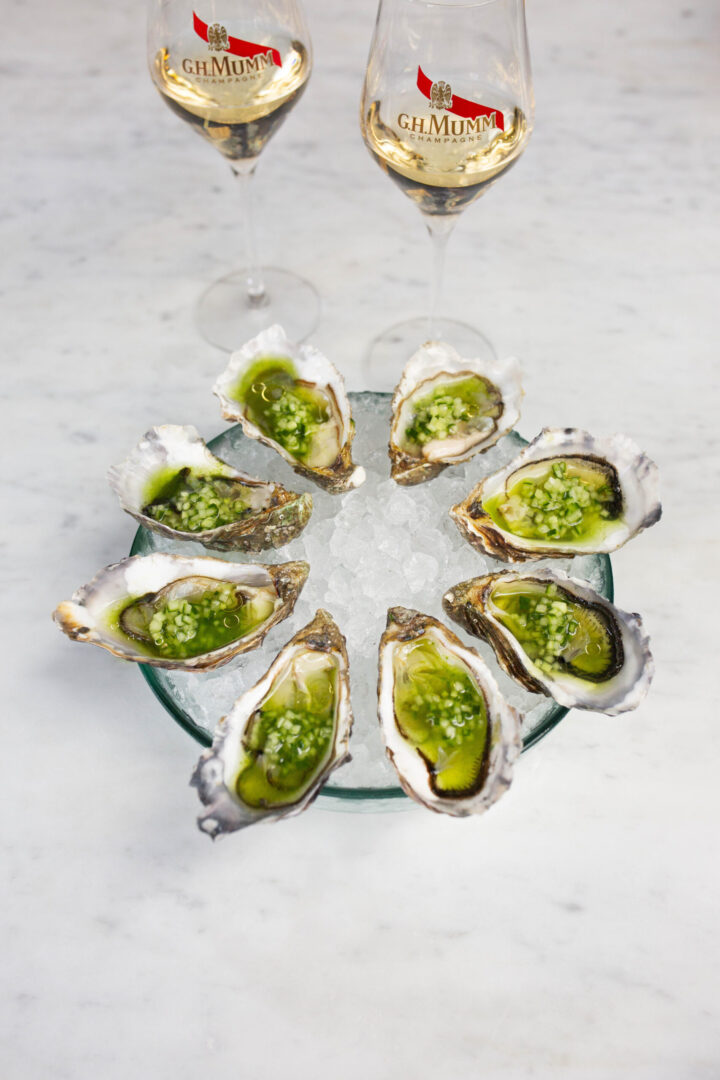 Oysters, cucumber water and green tomato recipe food pairing