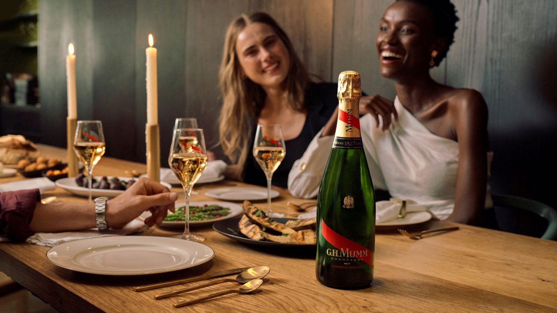 PreviewLarge-MUMM_SS22_MCR_DINING_LIFESTYLE2_FINAL_16x9_2