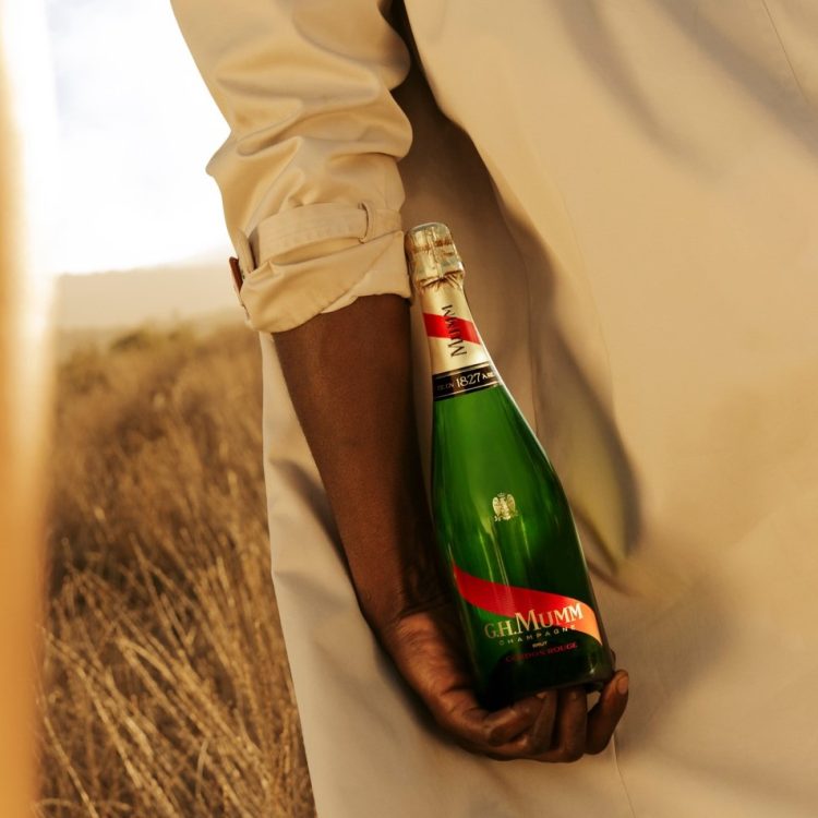 PreviewLarge-MUMM_SS22_MCR_ADVENTURE_PRODUCT1_FINAL_16x9_SQ