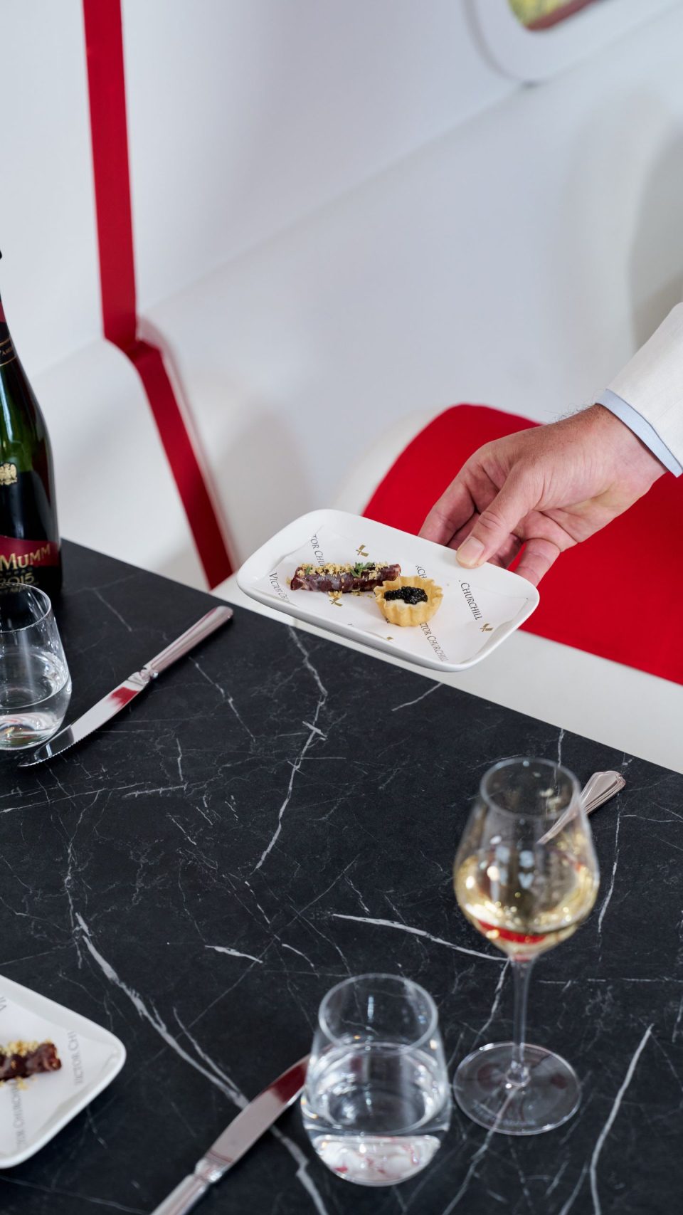 mumm-melbourne-cup-homepage-mobile-banner (8)