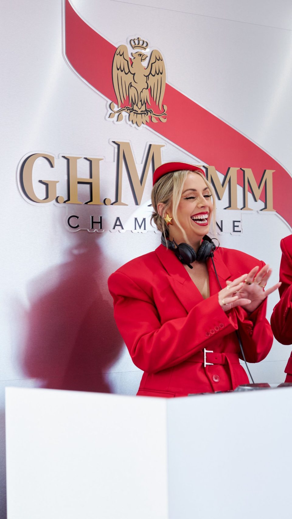 mumm-melbourne-cup-homepage-mobile-banner (1)