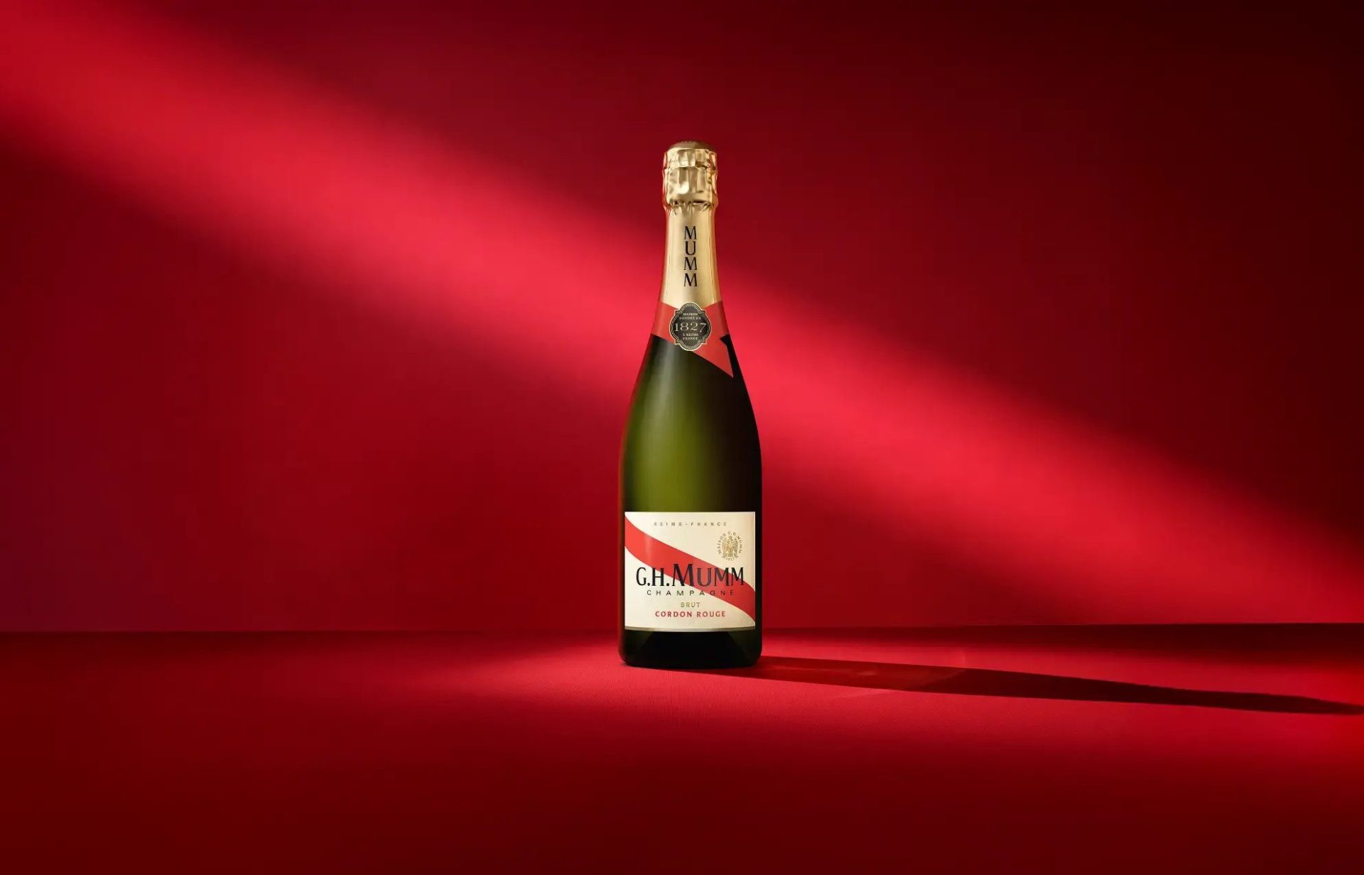 2025_Mumm_Cordon_Rouge_75cl_Full_Bottle_4K_16x9_no_logo-2-scaled