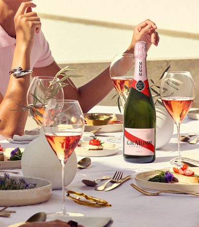 Rosé repack - lifestyle