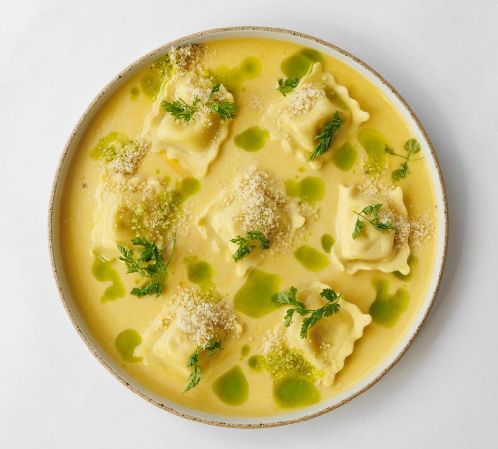 Ravioli mortadelle, sauce haricots blancs, beurre noisette et cerfeuil