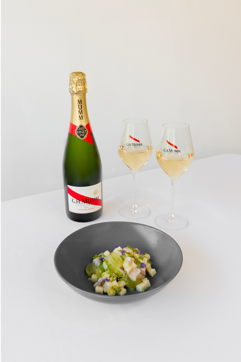 Ceviche kingklip, poire citronnée et raisins croquants
