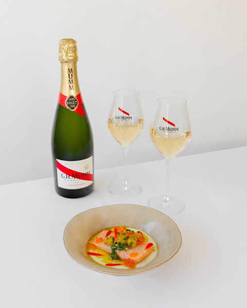 Truite pochée, purée de panais & vinaigrette au beurre et agrumes