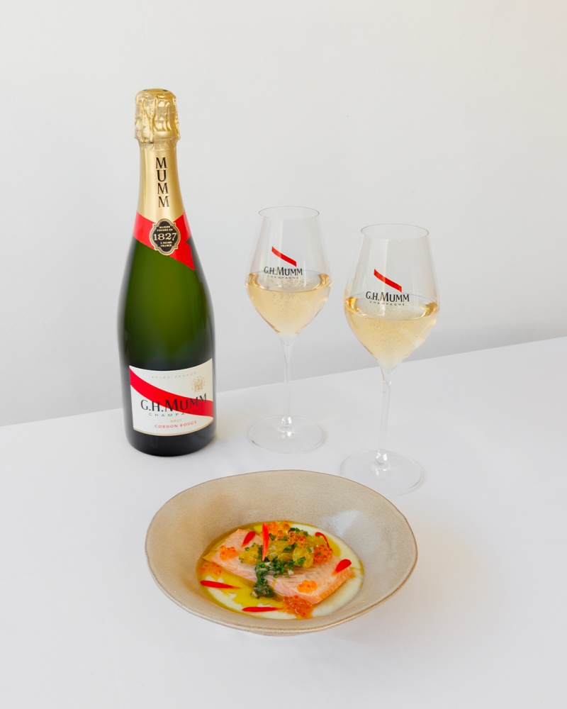 Truite pochée, purée de panais & vinaigrette au beurre et agrumes