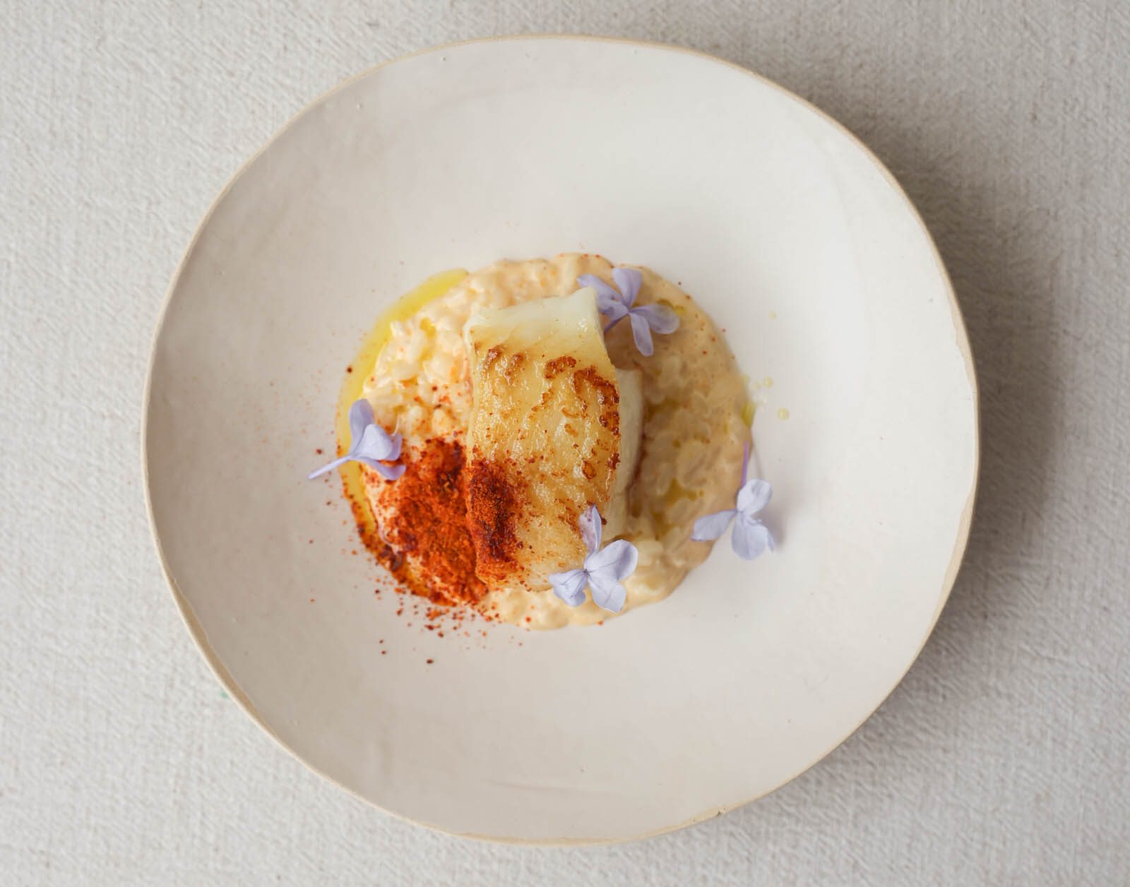 Cabillaud rôti, riz au lait salé, crumble bacon - Mumm Cordon Rouge