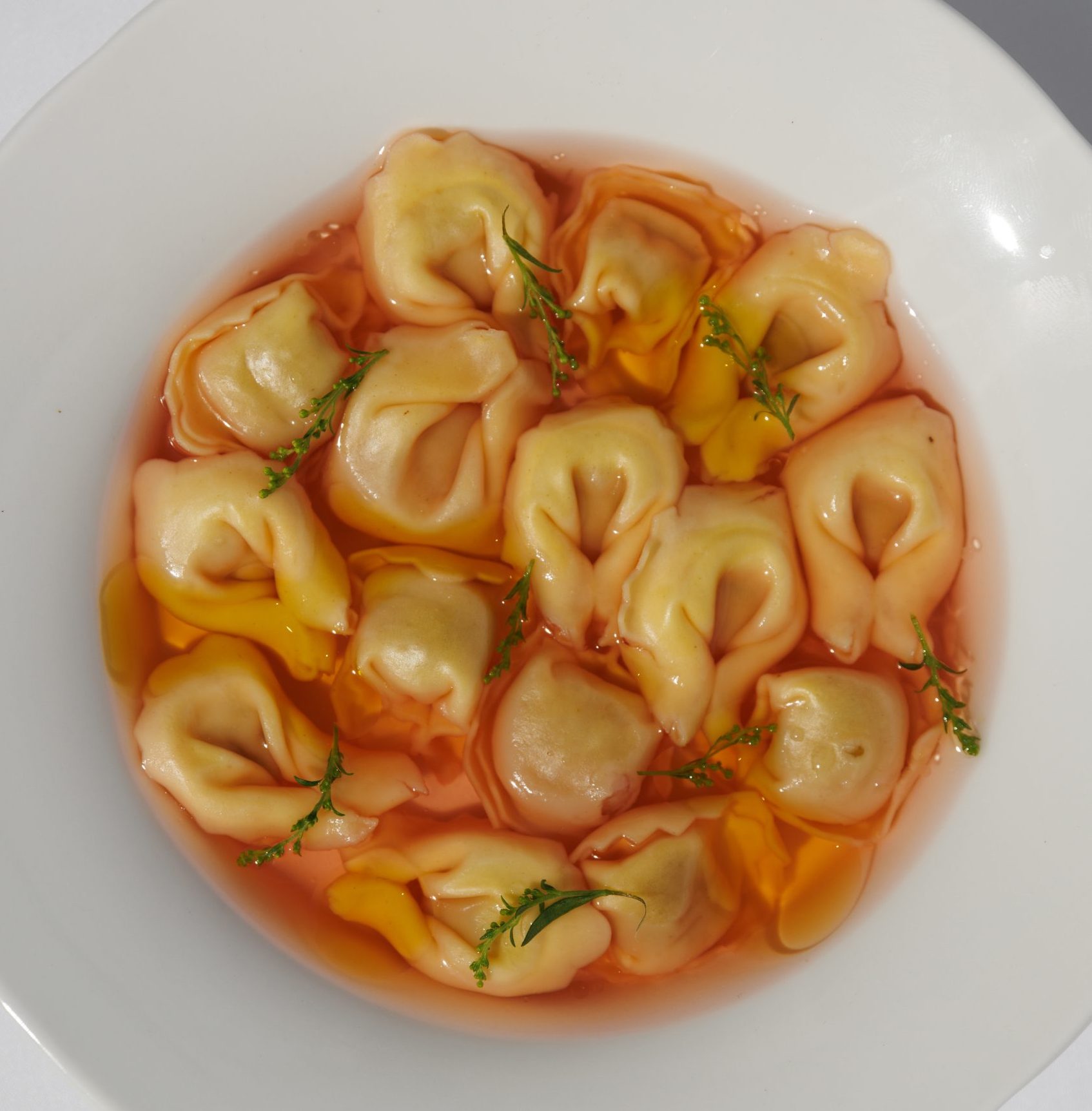 Raviolis aux gambas, huile de safran et paprika doux - Mumm 4 pairing champagne plat d'été