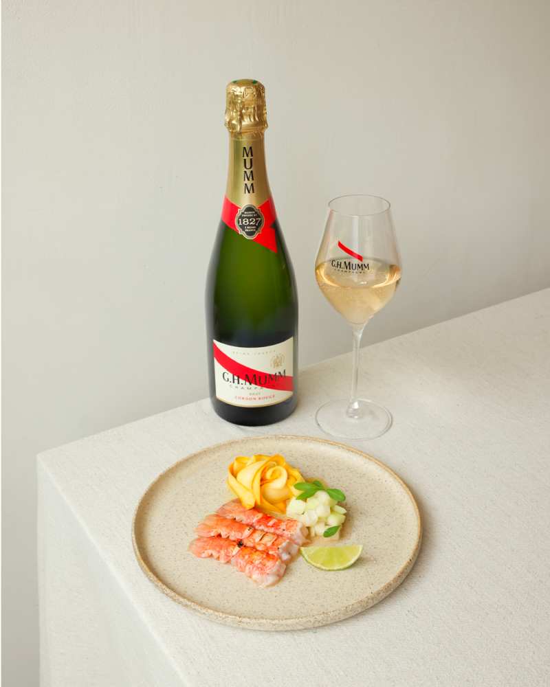 Langoustines grillées, relish de mangue verte & courgettes au citron doux