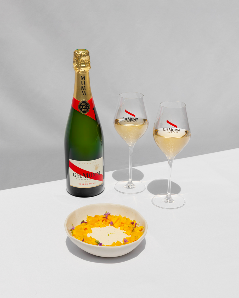 Panna cotta au lait de riz, mangue en coulis & brunoise fraîche