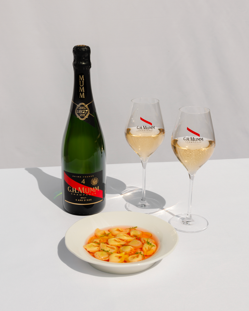 Raviolis aux gambas, huile de safran & paprika doux