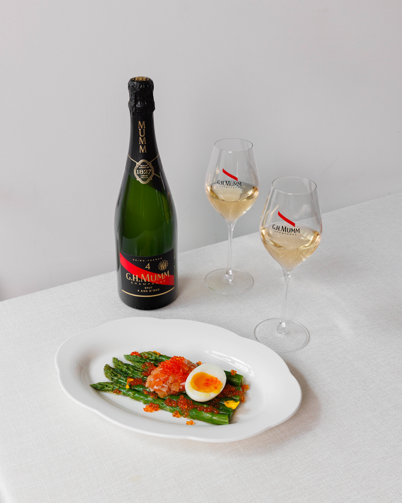 Salade d’asperges vertes & tartare de truite à l’échalote