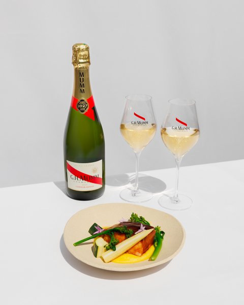 Saumon laqué au miso, crème de maïs au yuzu kosho & légumes de printemps