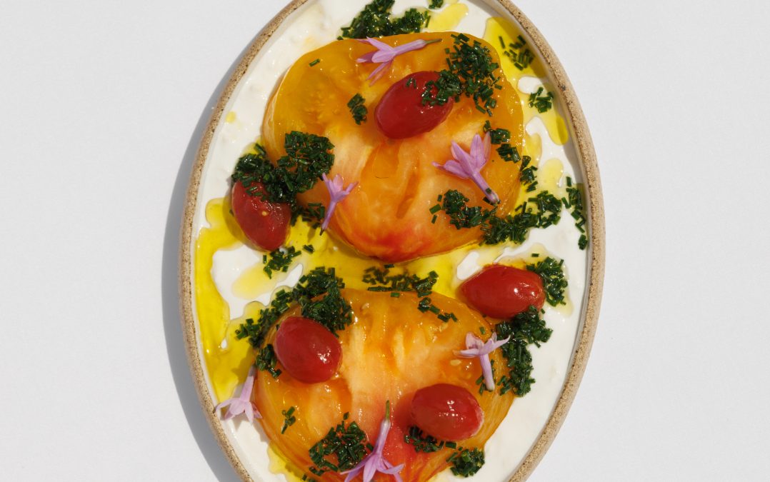 Heirloom tomatoes, fresh cherries & ricotta whipped with basil oil - pairing Mumm Cordon Rouge